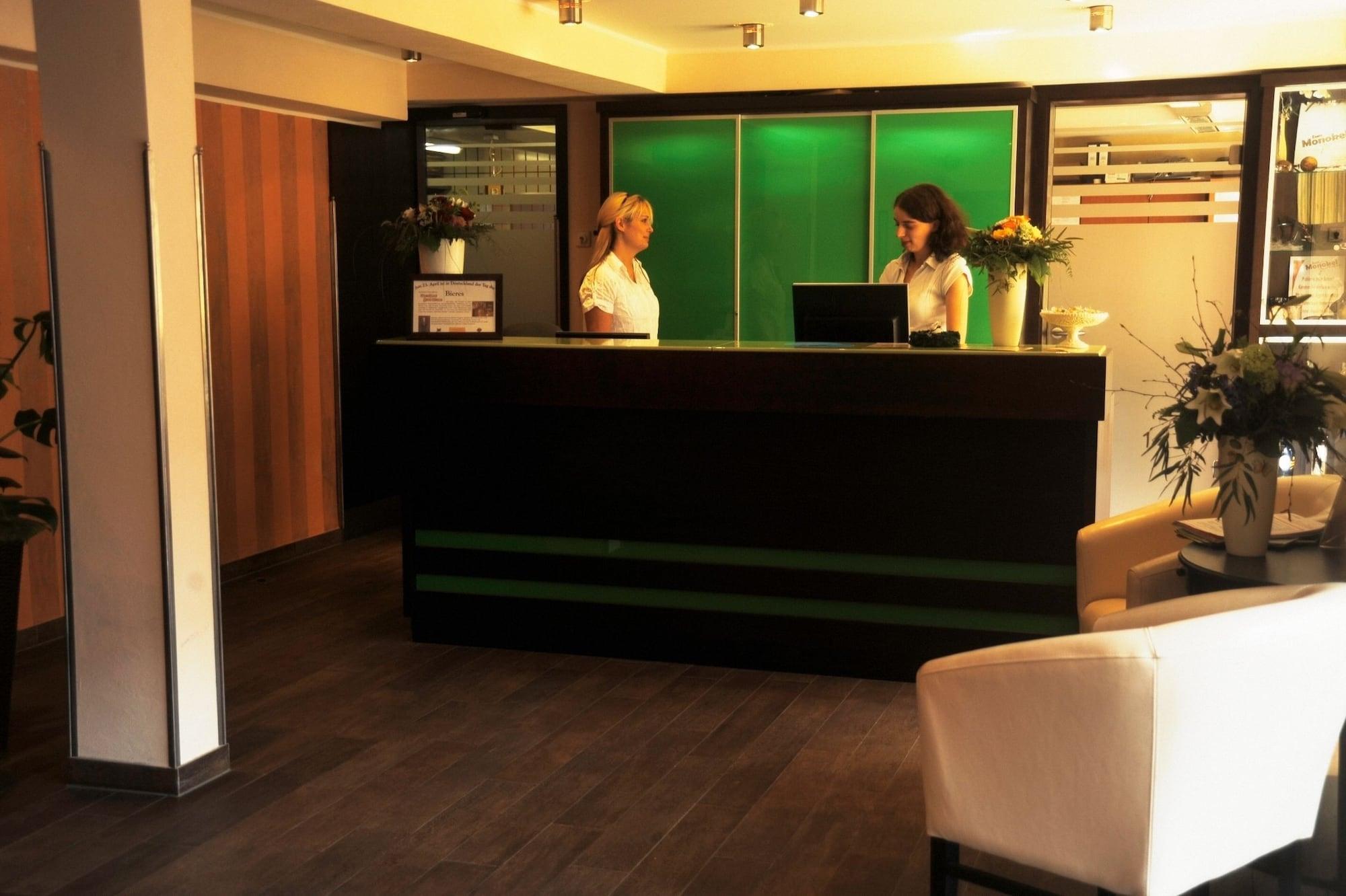 Brauhaus Zum Loewen Hotel Muhlhausen Bagian luar foto