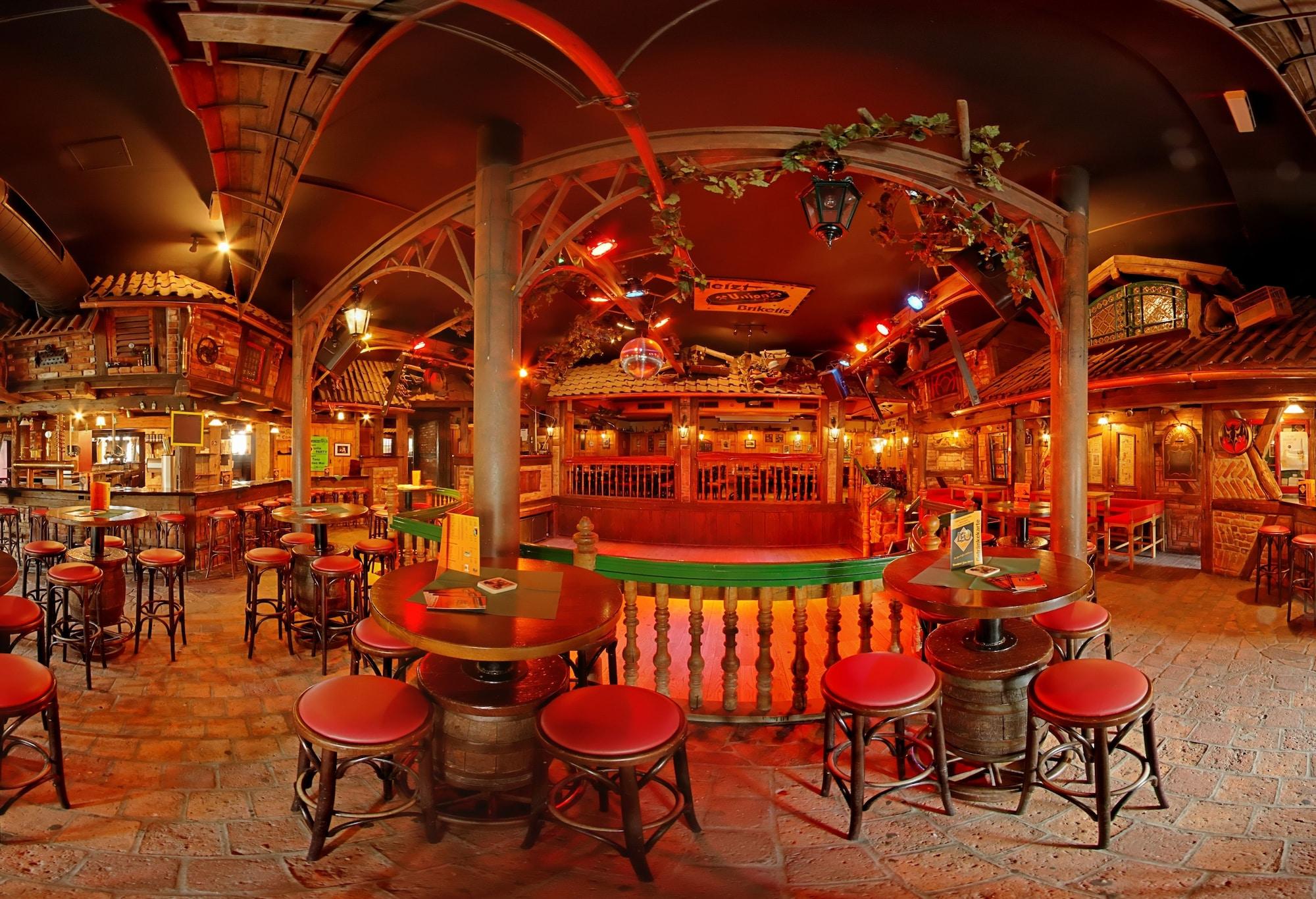 Brauhaus Zum Loewen Hotel Muhlhausen Bagian luar foto