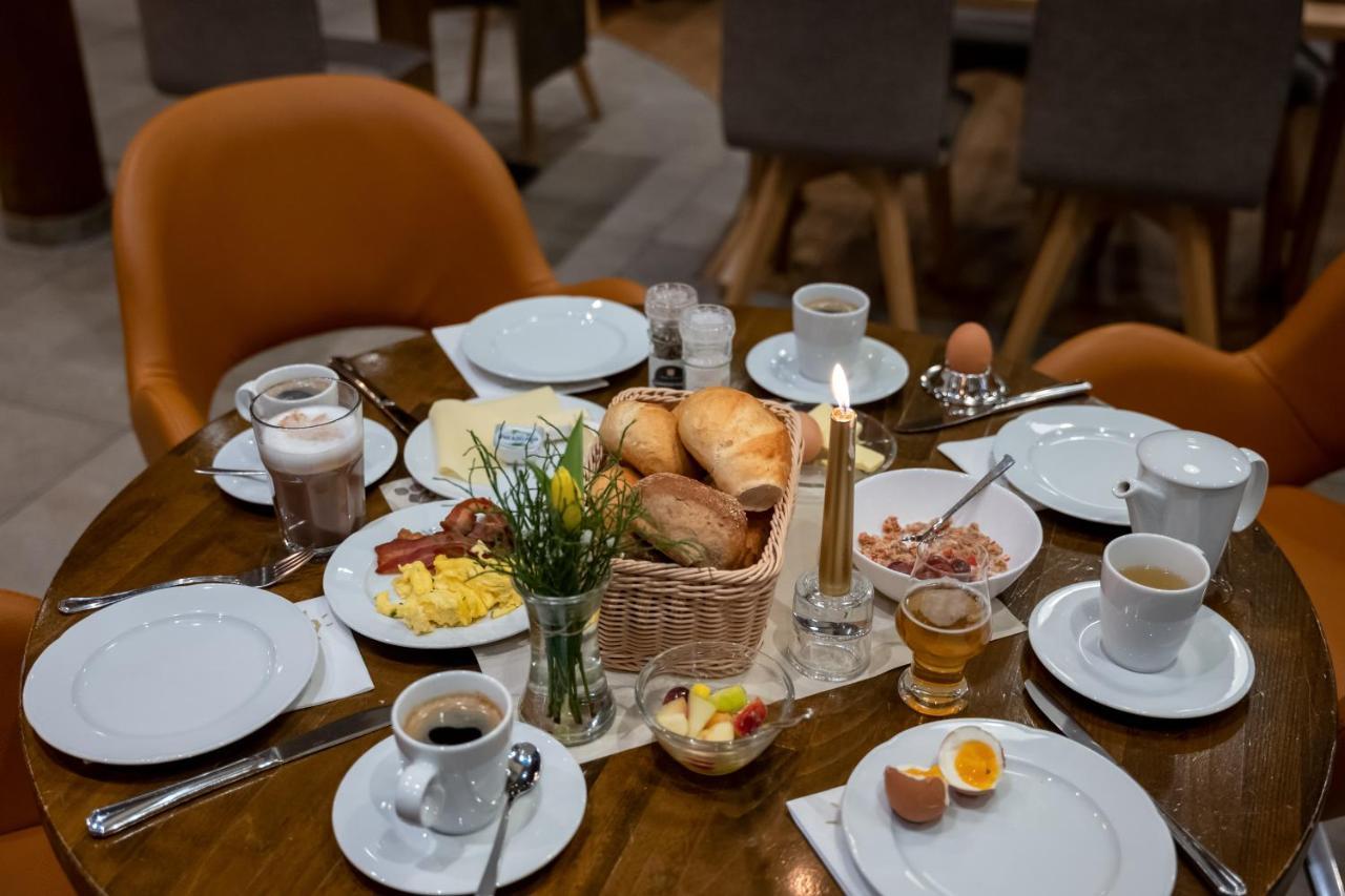 Brauhaus Zum Loewen Hotel Muhlhausen Bagian luar foto