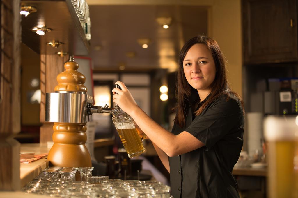 Brauhaus Zum Loewen Hotel Muhlhausen Bagian luar foto